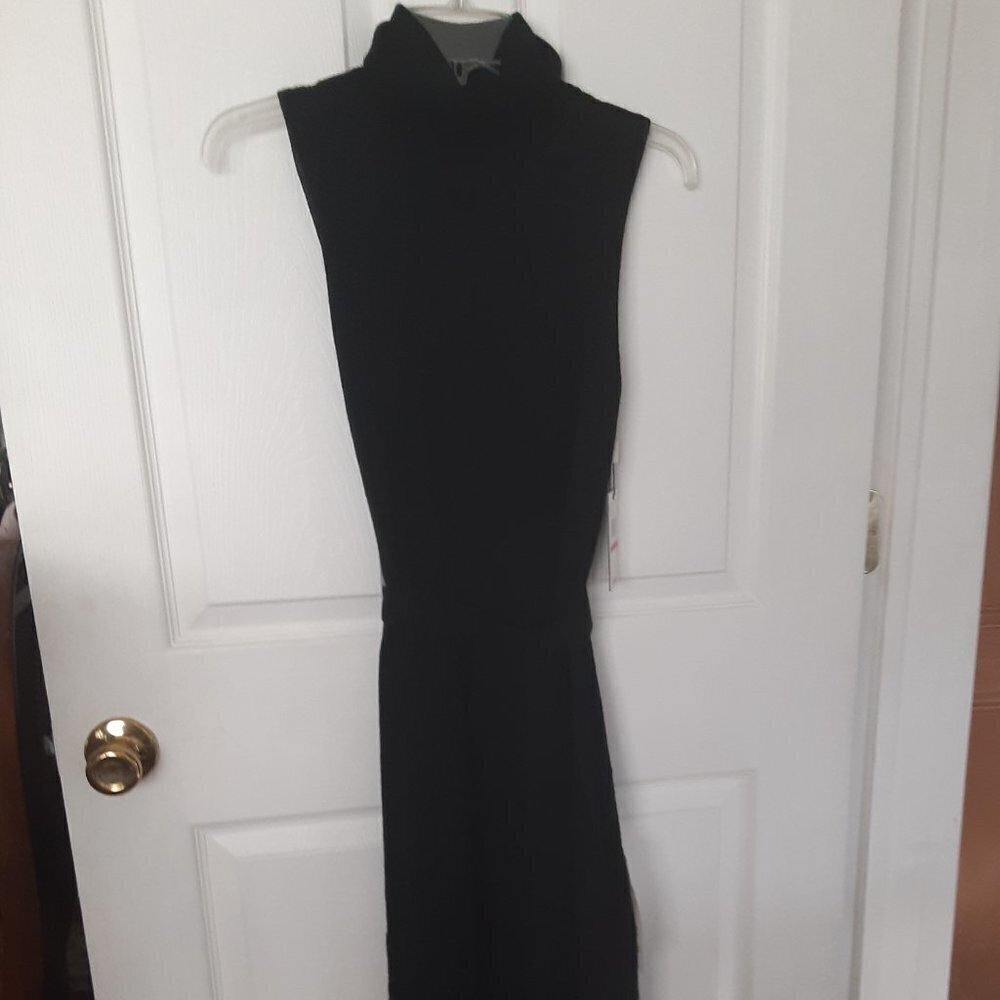Calvin Klein Black Sweater Dress Size Extra Small. Black Pleated Bottom